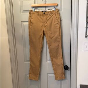 Men’s khaki pants